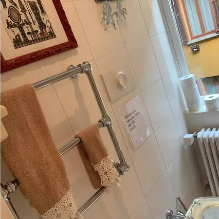 Accogliente Stanza Privata Con Bagno In Zona Duomo, Milano